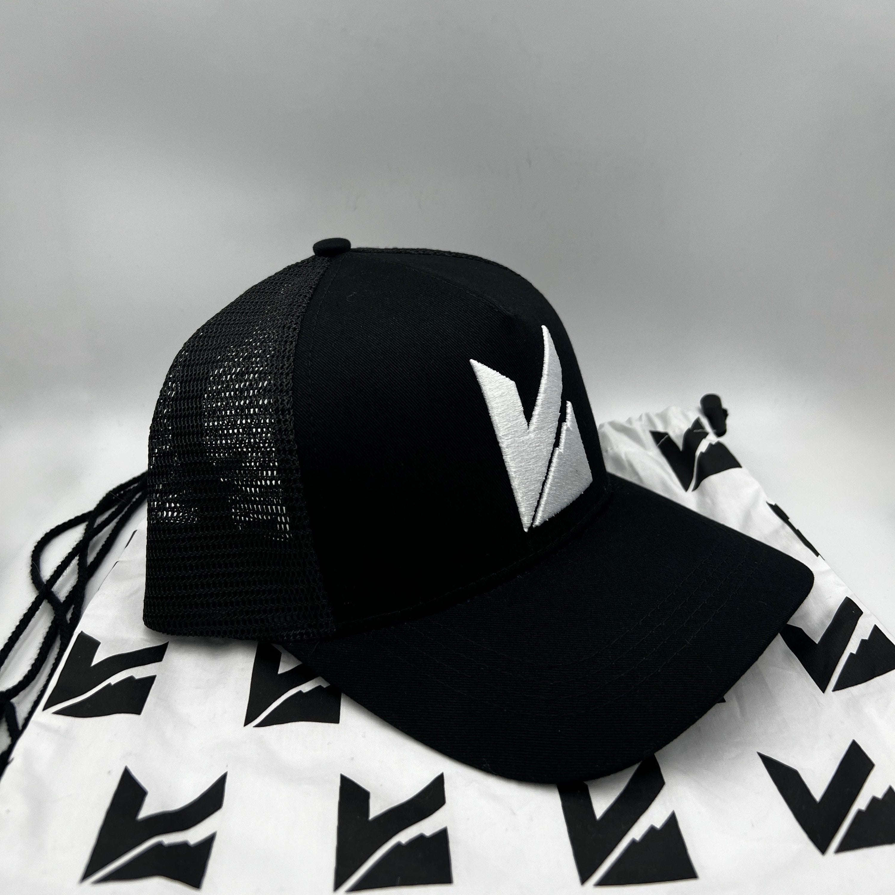 Riveni Tech Cap
